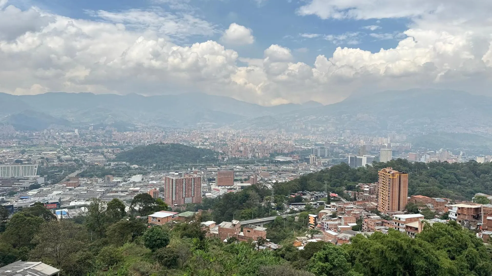 Apartamento Compartido Alto De Palmas Medellín Lägenhet